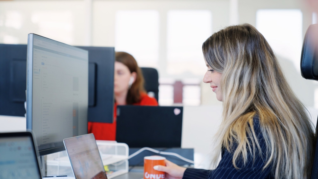 Collega volgt online een seo training